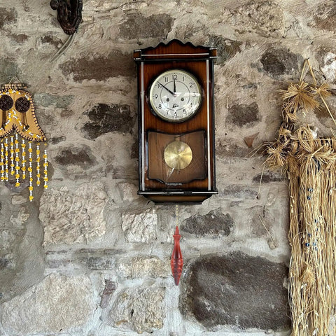 Wooden wall clock with visible pendulum, suitable for Cuckoo Clock Hammer Replacement Set Of 2, 5.9 Inch Vintage Pendulum Accessory.