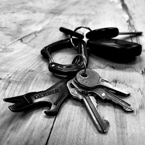 7 In 1 Keychain Multitool For Everyday Carry EDC Gear With Bottle Opener And Screwdrivers Wire Stripper Pry Bar Black