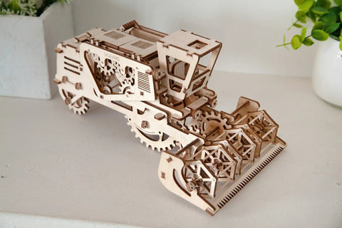 Combine Mechanical Construction Kit Self Propelled Modular Model 3D Wooden Puzzle For DIY Self Assembly Without Glue Brainteaser For Kids Teens And Adults Hands On Learning Toy For Brain Boost wooden combine tractor model on table