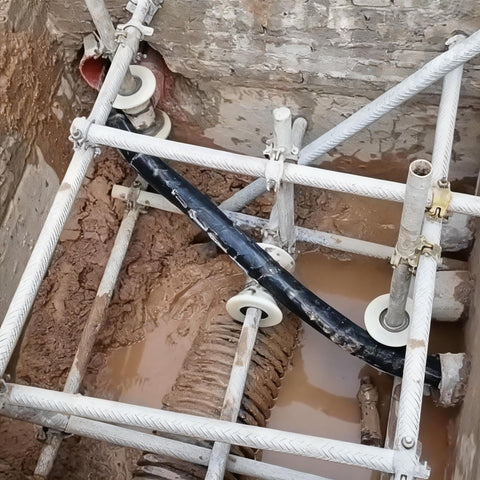 Heavy Duty Cable Pulley Sheave For Large Scale Wiring Projects And Industrial Laying Built Tough With High Load Smooth Pulling Wire Pulling Sheave 7x8 Pulleys For Construction And Tunnel Installations in muddy trench site