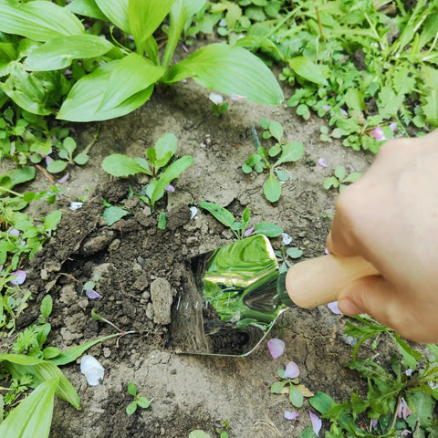 Using 5 Piece All In One Garden Tool Set With Large Trowel, Transplanter, Weeder, Hand Rake And Cultivator for planting in soil
