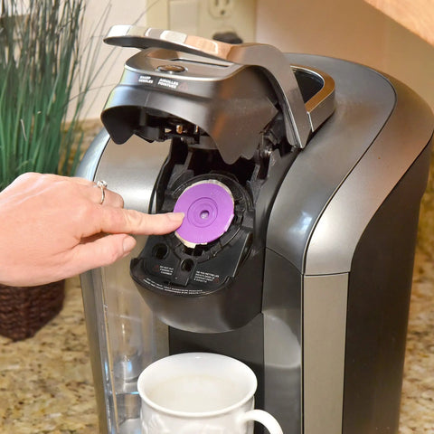 Straight Up Heavy Duty Unbleached Paper Filters With Lid For Reusable K Cups 700 Count Box in coffee brewer with lid.