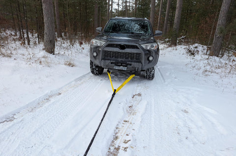 3 Inch Wide 8 Foot Tree Saver Strap With Loops Heavy Duty Winch And Recovery Tow Strap 30000 Lbs MBS pulling SUV in snow