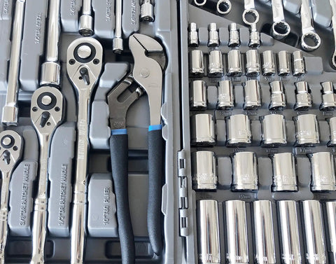 Close-up of Shop Ready 163 Piece SAE And Metric Mechanic Tool Set with 72 tooth ratchets and sockets in chrome vanadium steel case