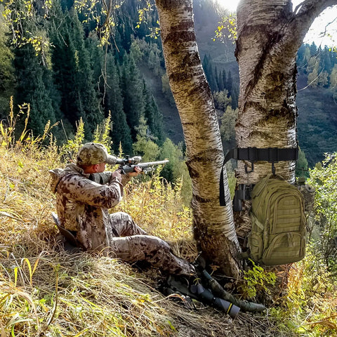 Hunter using Two Pack Tree Stand Gear Hangers With Twelve Metal Hooks For Hunting Bow Arrows Bags Saddle Gear Hanger Set.