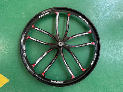 26 Inch 10 Spokes Magnesium Wheel Set Front And Rear 100x135mm For 7 8 9s Freewheel Disc Brake Black Rims For Beach Cruisers MTB Road Bikes Disc Brake Compatible, close-up of one black wheel
