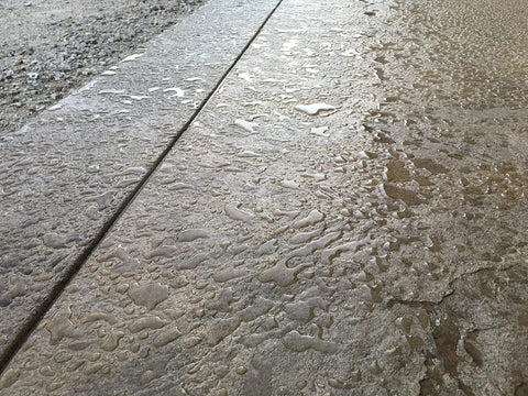 High Gloss Wet Look Concrete Sealer Solvent Based Acrylic Cure And Seal UV Resistant Non Yellowing Formula on wet concrete surface.