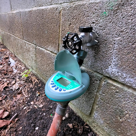 Easy To Use No Fuss Hose End Irrigation Timer With Large LCD Digital Display for Balconies, Patios, Gardens or Lawns, 9001D Model