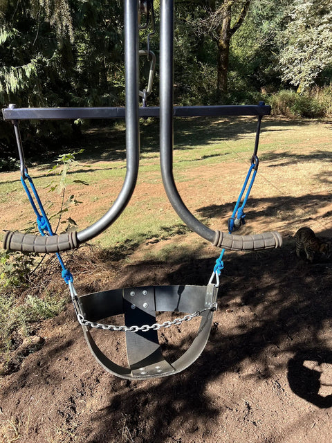 Backyard Zipline Seat For Trolley Use Heavy Duty Black Metal Swing Seat That Supports Up To 300 Lbs with chain straps outdoors