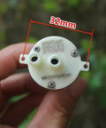 Base view of Ultra Compact Self Priming Diaphragm Water Pump, showing 32mm size, DC 6V to 12V, 370 Micro Motor specifications.