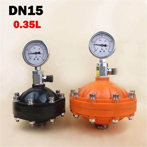 Half Inch 0.35L Diaphragm Type Damper With DN15 Buffer Fittings For Metering Pump Valve 20mm Port 1.6 MPa, black and orange