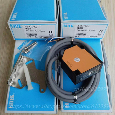 Diffuse Reflection Photoelectric Switch Sensor A3R-2MX Optical Position Sensor with switching transducer and polymer body in packaging.