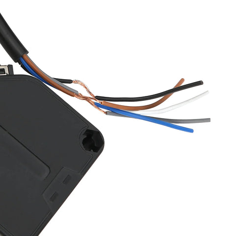 Photoelectric Sensor Switch 24-240V AC/DC With 5 Meter Detection Beam wiring close-up