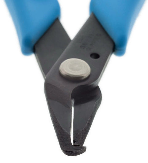 Close-up of Split Ring Pliers 496 with curved catch tip and blue non-slip Xuro grips for secure grasp and easy open.