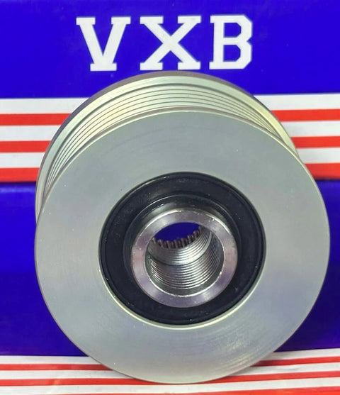 Front view of F-552386 Alternator Freewheel Clutch Pulley with metal construction for Nissan 2.5 dCi models