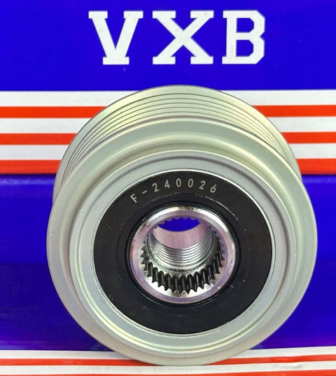 Close-up of F240026 Auto Alternator Cluch Overrunning Pulley for KIA - Hyundai, showing grooves and internal bearings against VXB backdrop.