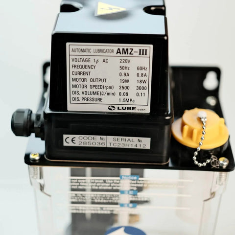 Automatic Intermittent Gear Pump Lubrication System with 1.8L Oil Reservoir, 220V, model AMZ III 285036, compact and lightweight design