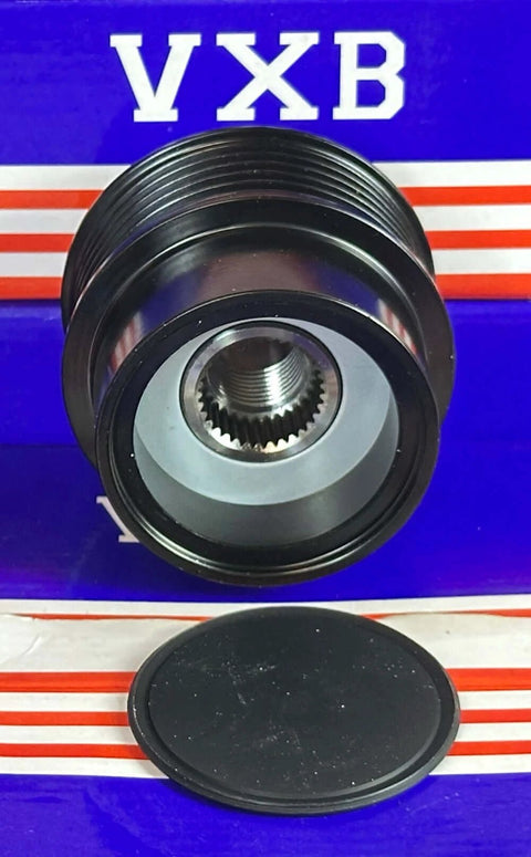 Close-up of 37320-2B100 Alternator Tensioner Pulley for HYUNDAI ELANTRA with threaded details and cap on a branded box.
