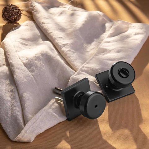 Matte black interior door knobs with square rosette, perfect for bathroom and bedroom. Black Interior Door Knobs For Bathroom And Bedroom Pismo Privacy Doorknob With Turn Lock And Square Rosette Heavy Duty Privacy Door Knob With Lock No Sweat Fifteen Minute Install.
