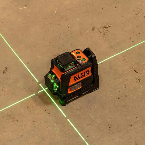 Compact self-leveling laser level with bright green cross lines and 360-degree planes delivers precise alignment for construction and carpentry, up to 100 ft range, magnetic mount, rechargeable, class 2 safety