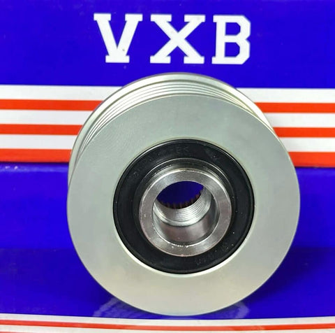 F‑587371 Alternator Clutch Pulley front view with visible bearings on blue and red background