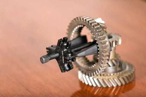Close-up of Master Ratcheting Gear Puller Set With 2 Ton And 5 Ton Units, Chrome Moly Steel Yoke Kit on gear parts