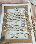 50 Pack 1 Inch Metal Spring O Rings Set With Round Carabiner Clips Snap Hooks For Keychains Purses Shoulder Bags And DIY Crafts In Gold Finish