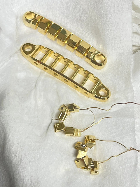 Industrial Grade 24K Gold Plating Solution For Immersion And Electroplating, Quick Bonding Under 30 Seconds, components plated with gold, 8oz Bottle For Jewelry And Metal Finishing.