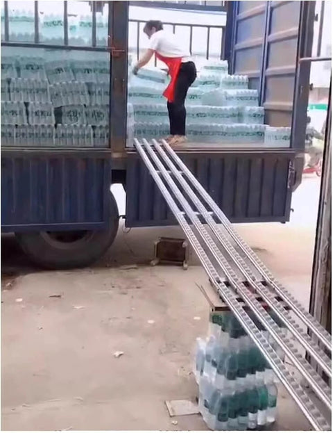 Stainless Steel Roller Conveyor Belt For Light Duty Gravity Conveyor Table With ABS Plastic Rollers used in truck unloading.