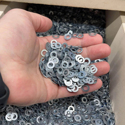 Hand holding ✝️ uxcell 5 Pcs M8 Titanium Flat Washer Metric Flat Washer for Screw Bolt Nut Motor Maintenance Silver.
