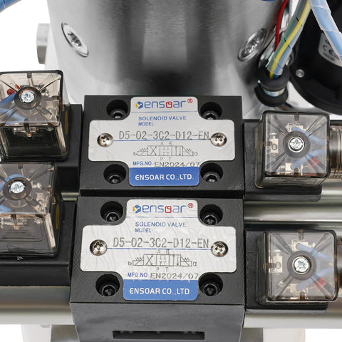 Close-up of solenoid valves on Double Acting Hydraulic Pump 12V DC 4.5 Quart Hydraulic Power Unit 1.6kW 3000RPM 22MPA