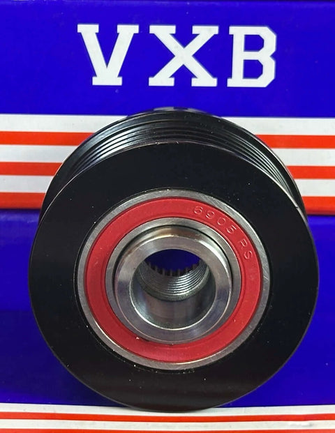 Front view of 37320-2B100 Alternator Tensioner Pulley for HYUNDAI ELANTRA with red center and black outer ring against VXB backdrop.