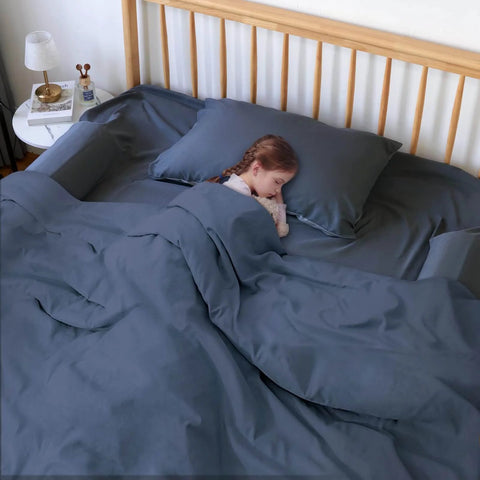 Child sleeping with Memory Foam Toddler Bed Rail Bumper For All Bed Sizes With Non Slip Machine Washable Cover Safe Anti Fall Guard Rail Queen King Twin Full Size Bed Guard Protection For Child Sleep on a bed