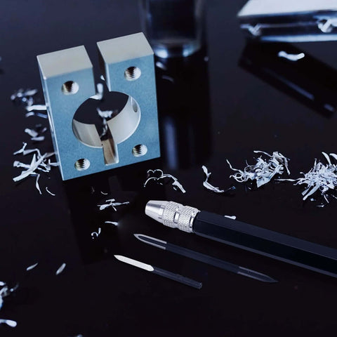 3 Piece Scraper Deburring Tool Set With Adjustable Trimming Blade Triangular Trimmer Pencil Steel Cutter displayed on a black surface