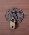 Retro Heart Lock Clasp Set For Jewelry Boxes Cabinets And Wooden Boxes Zinc Alloy Bronze Finish Handle Lock With Carved Decoration on chest