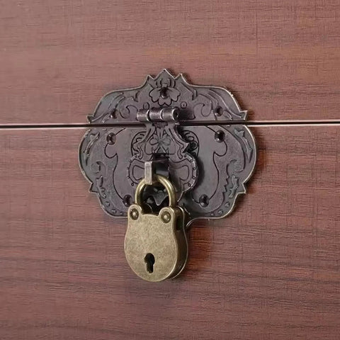 Retro Heart Lock Clasp Set For Jewelry Boxes Cabinets And Wooden Boxes Zinc Alloy Bronze Finish Handle Lock With Carved Decoration on chest