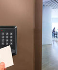 Using 125KHz RFID Keypad Panel For Door Access Control With 1000 User Capacity And 10 Keyfobs Fire Resistant ABS Offline Setup in office