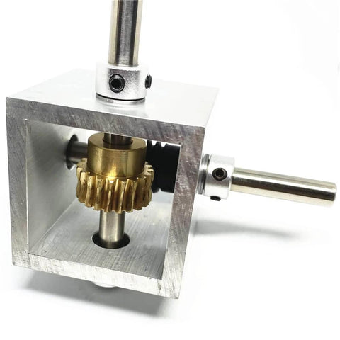 Close-up of a 10:1 Right Angle Worm Gearbox 90° Angle Drive Steering Gear Device 20T Reduction Gearbox Simple Mechanical DIY Module with 6mm Shaft