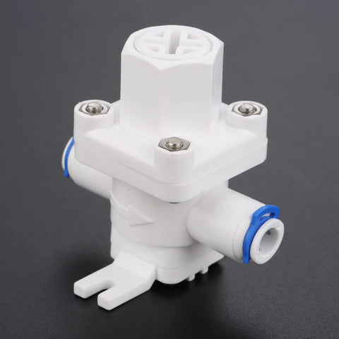RO Water Pressure Regulator And Flow Regulator For Reverse Osmosis Systems One Quarter Inch Quick Connect Reducing Valve, side view