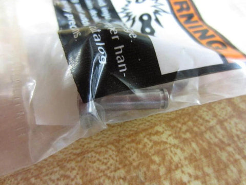 Close-up of Slip Fit Spring Clip Connection Link Set For Rexnord REX50SSSCLSFPK Pack of 6 in plastic packaging