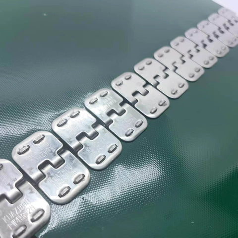 Close-up of 24 Inch Stainless Steel Conveyor Belt Fasteners With Hinge Pin Two Pairs In A Box For Belt Thickness 5 To 6 Millimeters