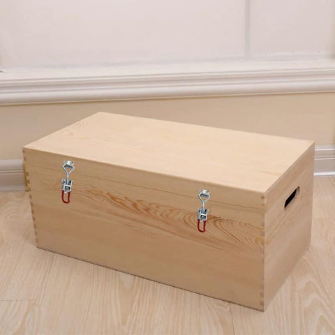 Wooden storage box secured with Heavy Duty Toggle Clamp Set MIKMAYTOO 4001 Quick Release Pull Latch With 150 Kg Holding Capacity.