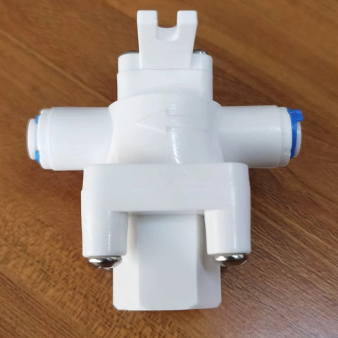 RO system pressure relief regulator with quick connect fittings