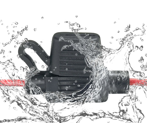 Waterproof Mini Inline Fuse Holder With 18 Gauge Wire 12 Inches Long IP65 Dust And Moisture Protection submerged in water splash