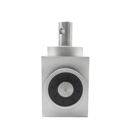 屋外プロジェクト向けに頑丈に設計された、防水仕様の1対1直角ギアボックス（1.5モジュール、20歯、90度駆動）の正面図