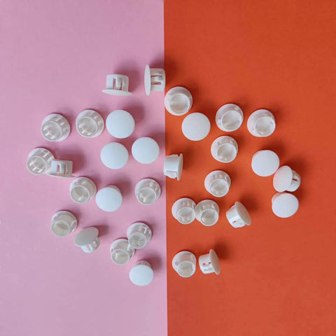 White 30 Pack 13mm Plastic Hole Plugs For 12 To 13mm Holes Fits Half Inch Openings displayed on two-tone background.