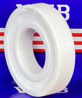 Vollkeramisches 6208-2RS sealed Zro2-Lager - PTFE-Käfig 40x80x18mm , präsentiert vor einem leuchtend roten und blauen Hintergrund.