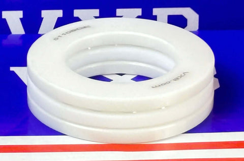 Vollkeramisches 51105Thrust  25x42x11mm auf einem bunten Hintergrund.