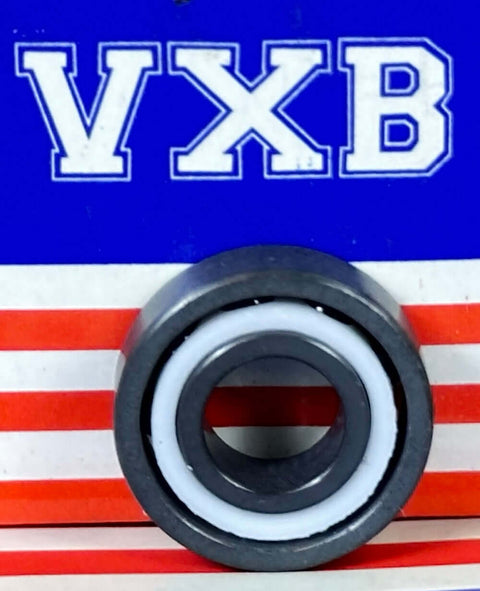 フルセラミックベアリング対決：ZrO2 対Si3N4 対SiC 対Al2O3 、背景はVXB ベアリングデザイン。